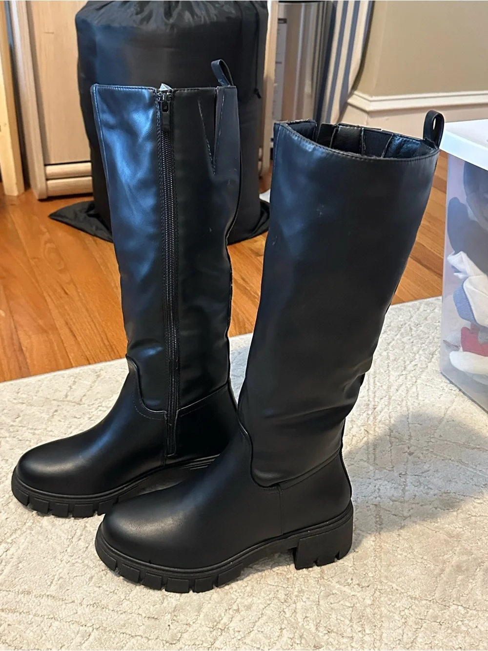 Charlotte Russe knee-high Side Zip Leather Boots Size 7